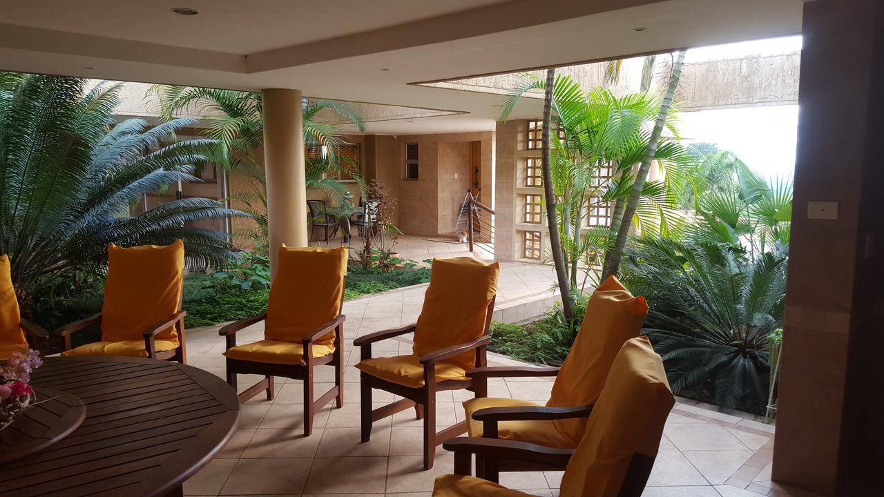 Bubez Guesthouse Barberton Bagian luar foto