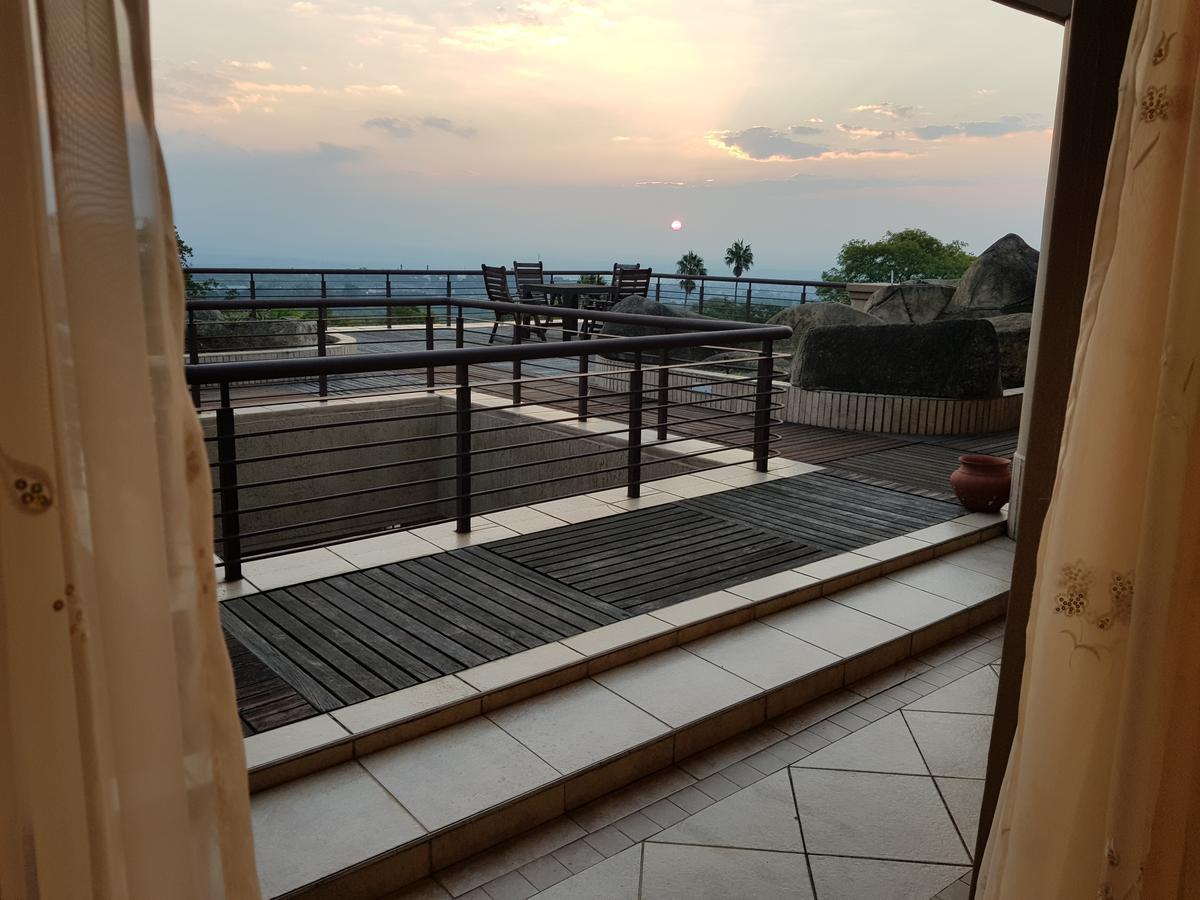 Bubez Guesthouse Barberton Bagian luar foto
