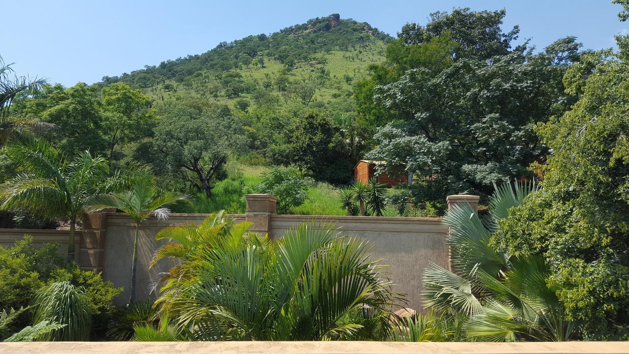 Bubez Guesthouse Barberton Bagian luar foto