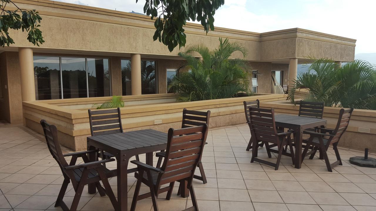 Bubez Guesthouse Barberton Bagian luar foto