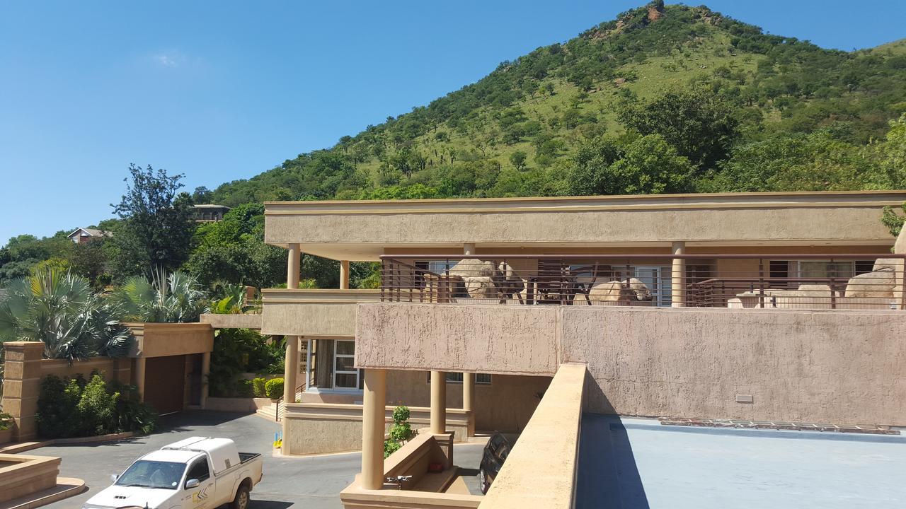 Bubez Guesthouse Barberton Bagian luar foto